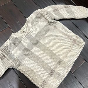 Kids Burberry sweater used 8 years old
